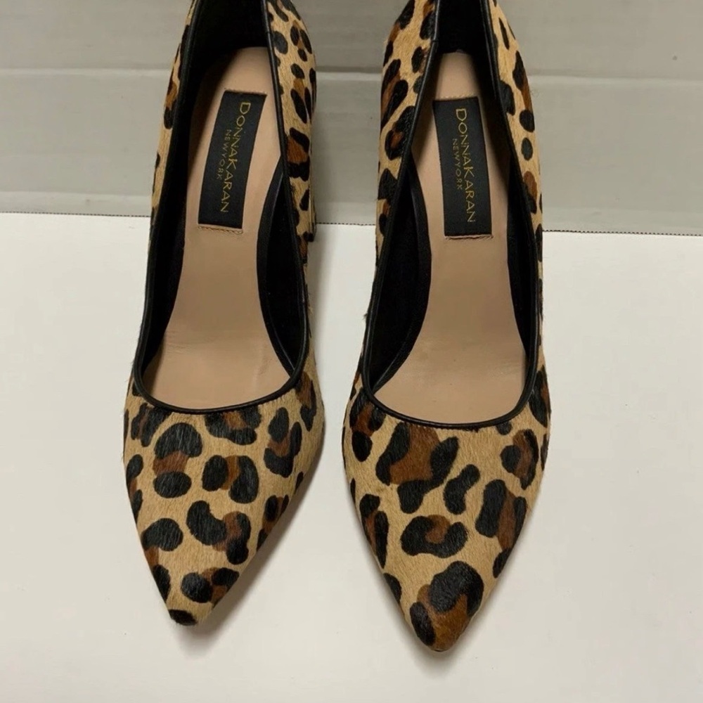 Donna Karan Leopard Print Shoes Size 51/2 - Picture 4 of 8